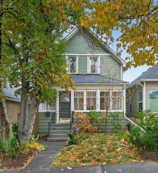 907 20 Avenue Se, Calgary