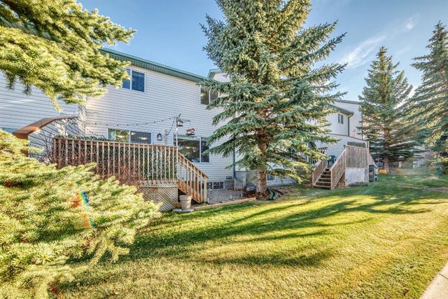 8, 122 Bow Ridge Crescent, Cochrane