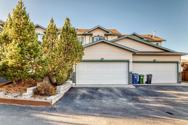 8, 122 Bow Ridge Crescent, Cochrane