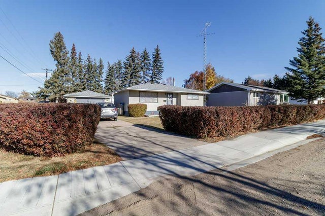 4638 50 Avenue, Bentley
