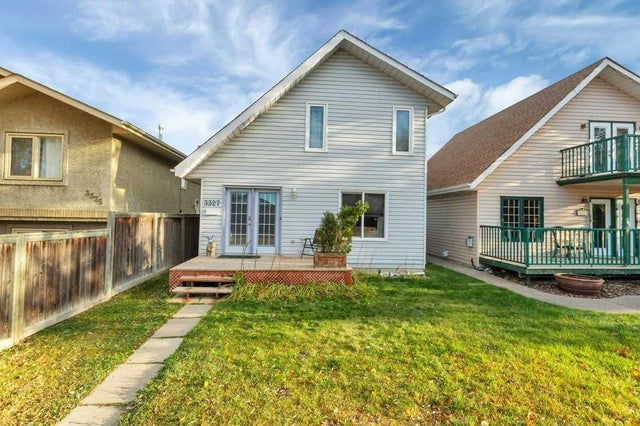 3327 50 Avenue, Sylvan Lake