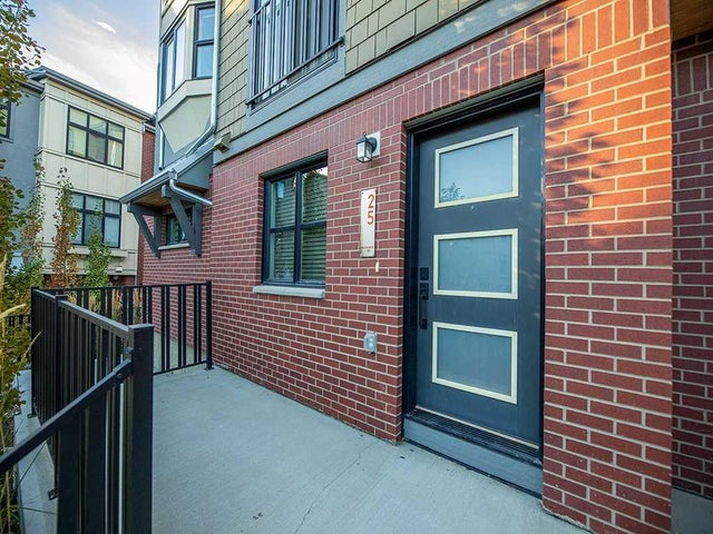 25 Spring Willow Close Sw, Calgary