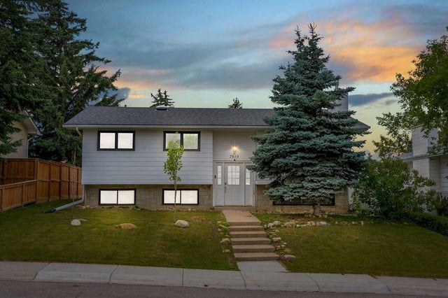 7819 Hunterquay Way Nw, Calgary