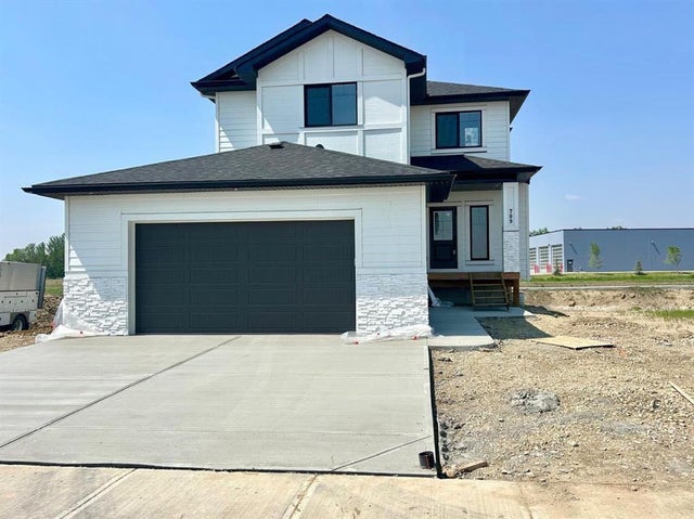 709 Mandalay Avenue, Carstairs