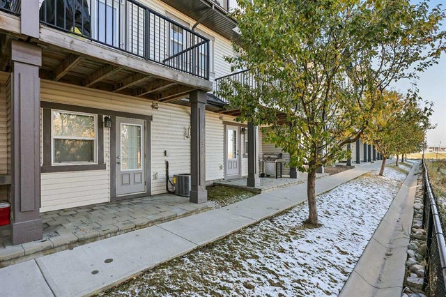 68 New Brighton Point Se, Calgary