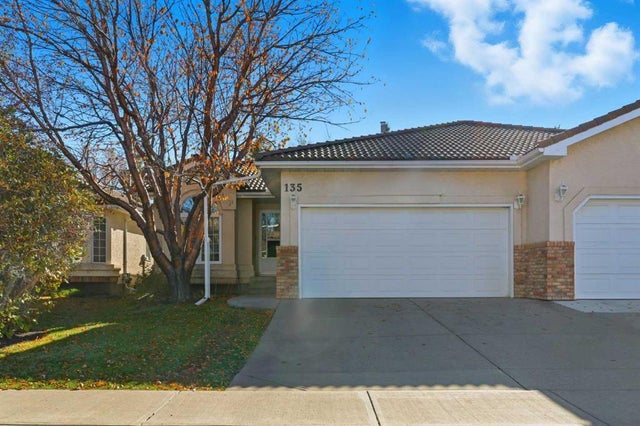 135 Hamptons Park Nw, Calgary