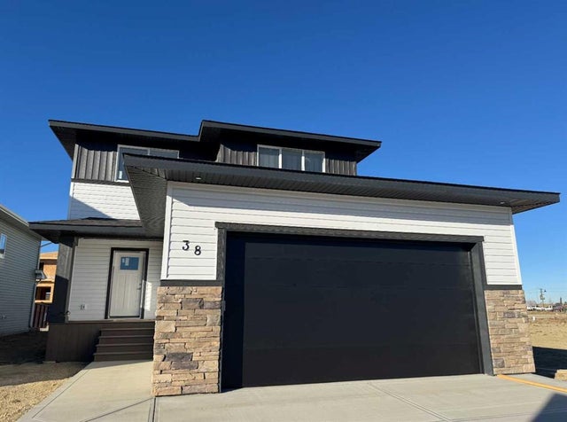 38 Tagish Avenue, Red Deer