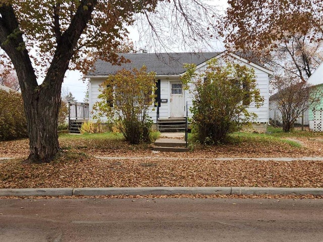 4913-57 Ave ., High Prairie
