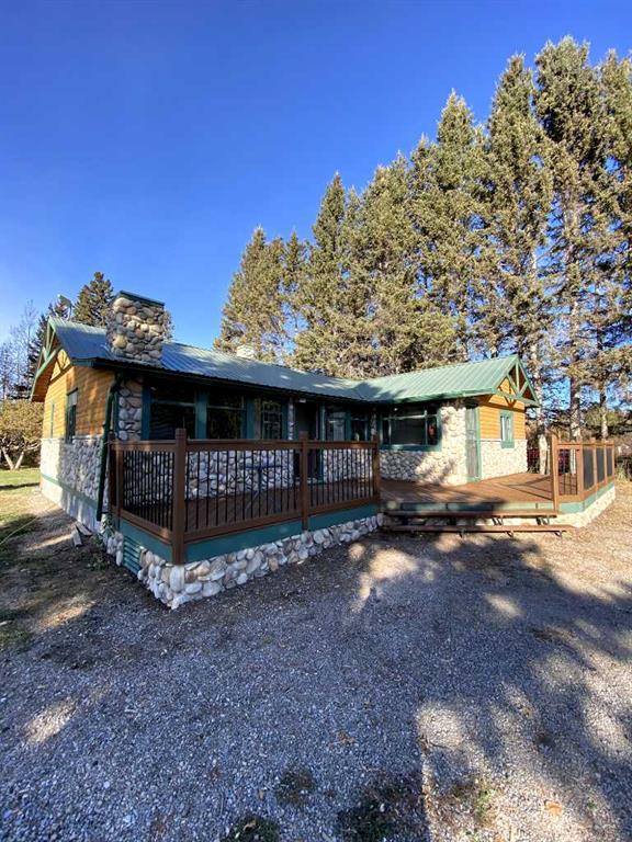 4354 Highway 27, Rural Mountain View County