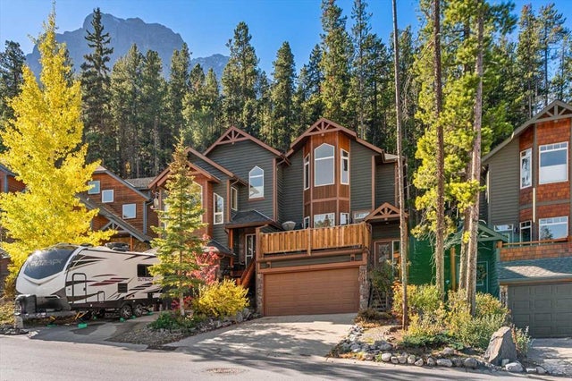 1073 Wilson Way, Canmore