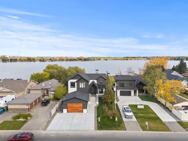 336 West Chestermere Drive, Chestermere