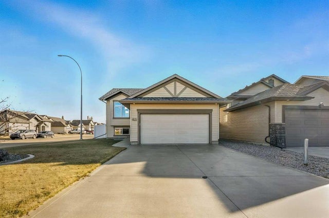 199 Robinson Avenue, Penhold