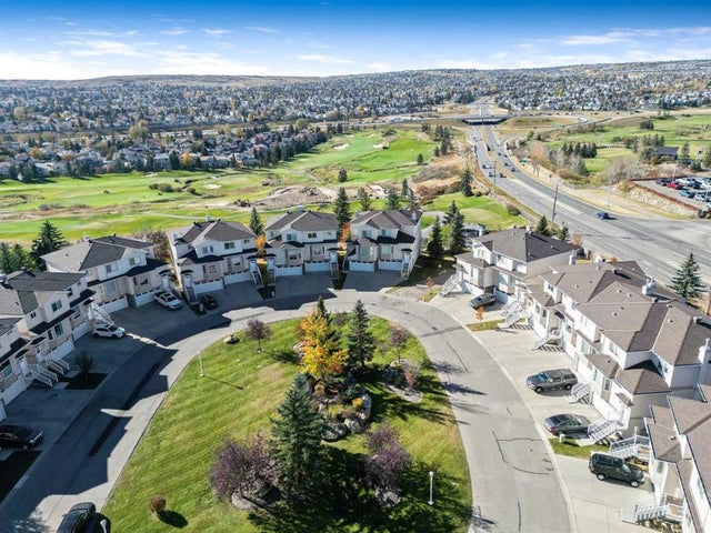 143 Country Hills Gardens Nw, Calgary