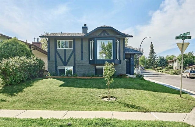 1371 Berkley Drive Nw, Calgary