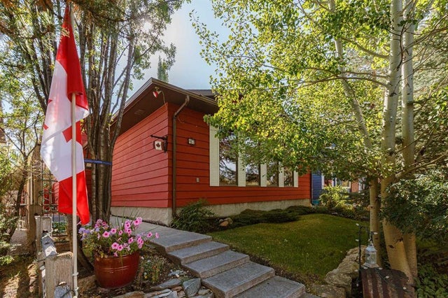 47 Woodford Crescent Sw, Calgary