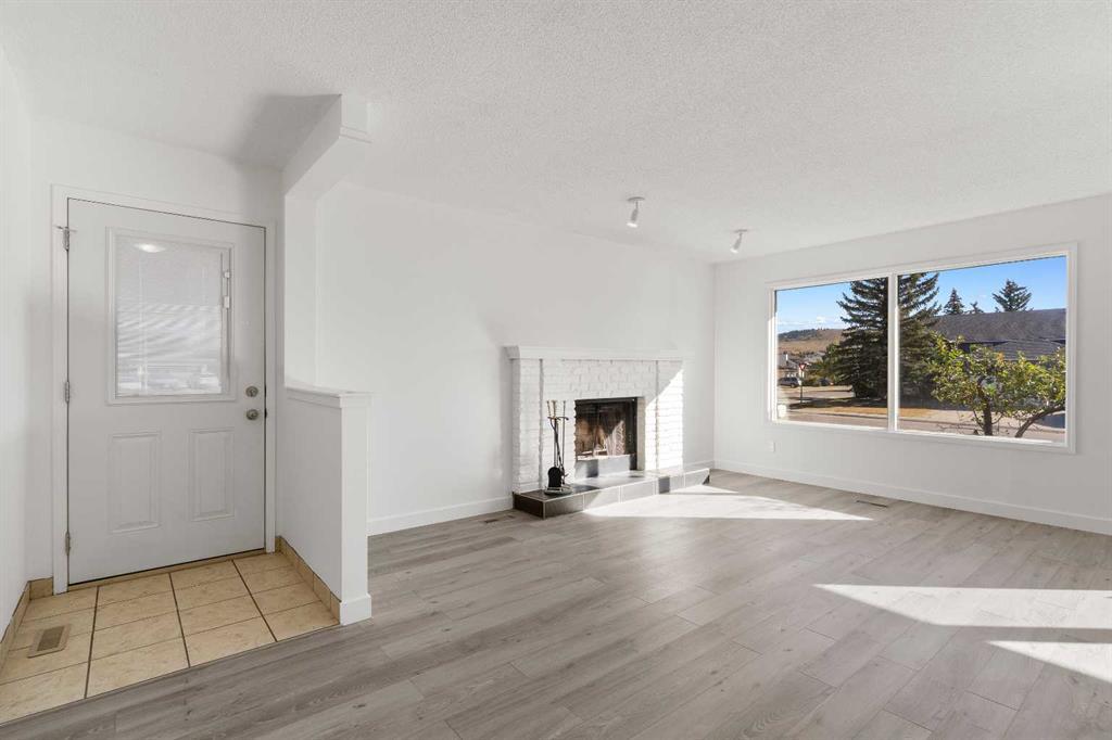 2 West Barrett Place, Cochrane – Residential Detached Listing Photo 9