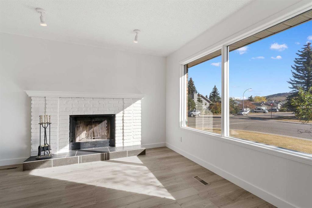 2 West Barrett Place, Cochrane – Residential Detached Listing Photo 10