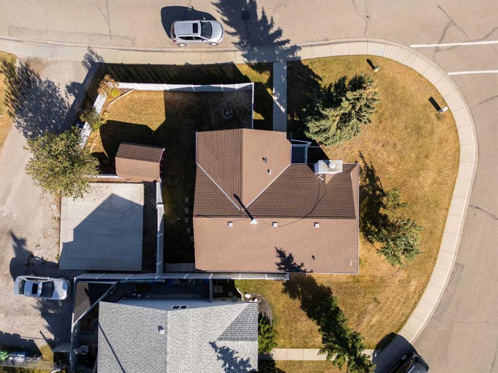 2 West Barrett Place, Cochrane – Residential Detached Listing Photo 2