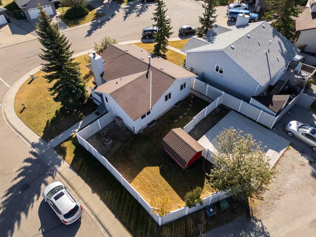2 West Barrett Place, Cochrane – Residential Detached Listing Photo 3