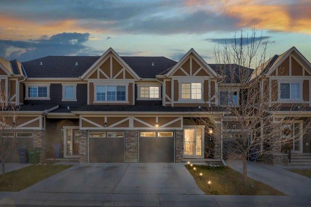 209 Hillcrest Square Sw, Airdrie
