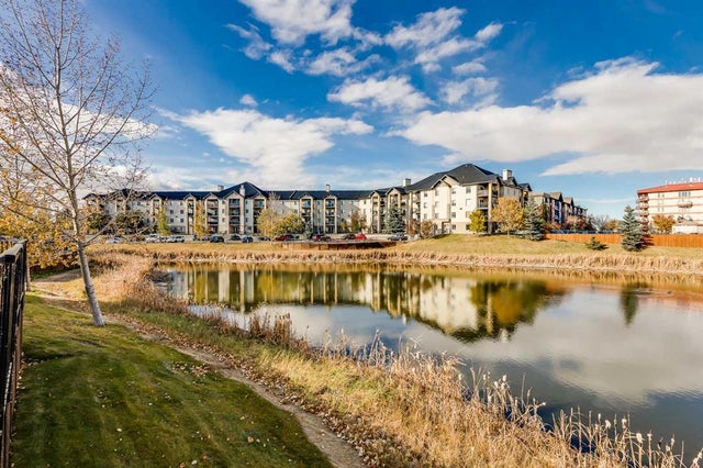 8128, 304 Mackenzie Way Sw, Airdrie
