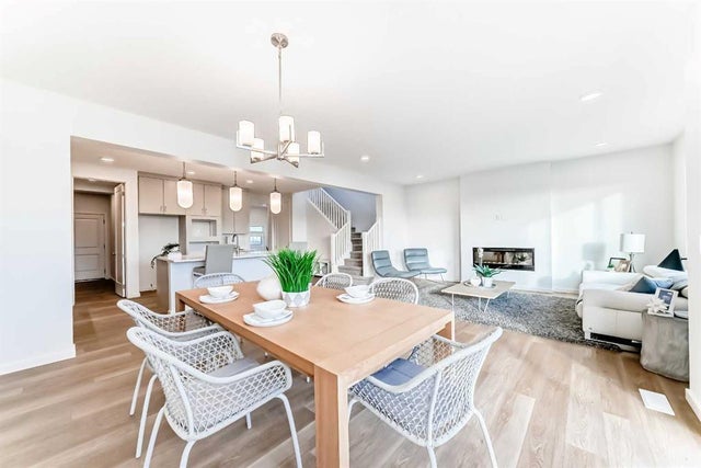 59 Versant Way Sw, Calgary