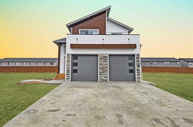 9513 114 Avenue, Clairmont