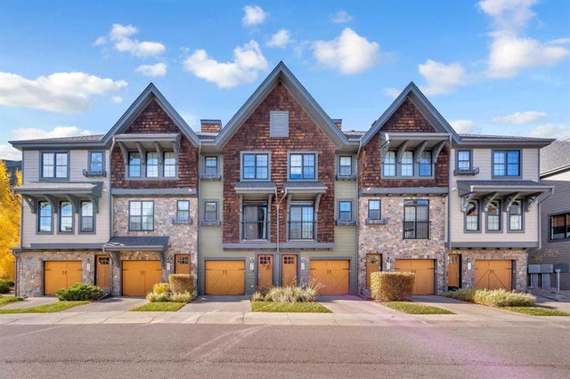 426 Ascot Circle Sw, Calgary