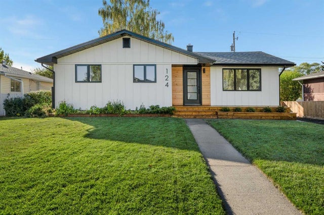 124 Gainsborough Drive Sw, Calgary