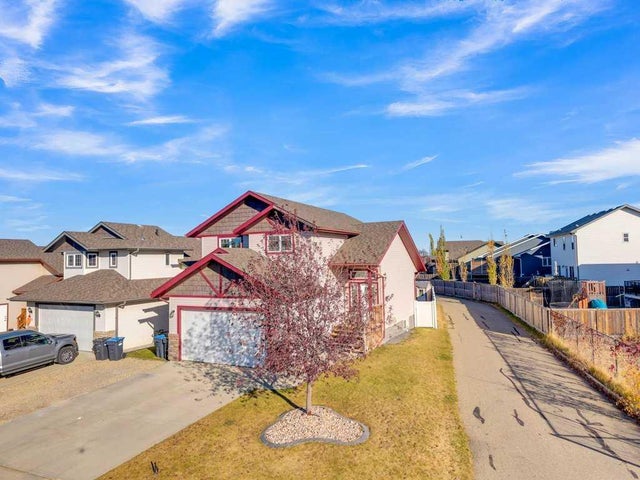 9 Rozier Close, Sylvan Lake