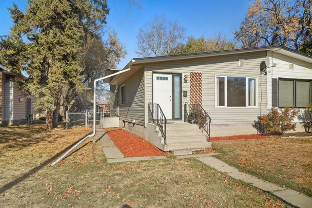 A, 5510 52 Avenue, Lacombe