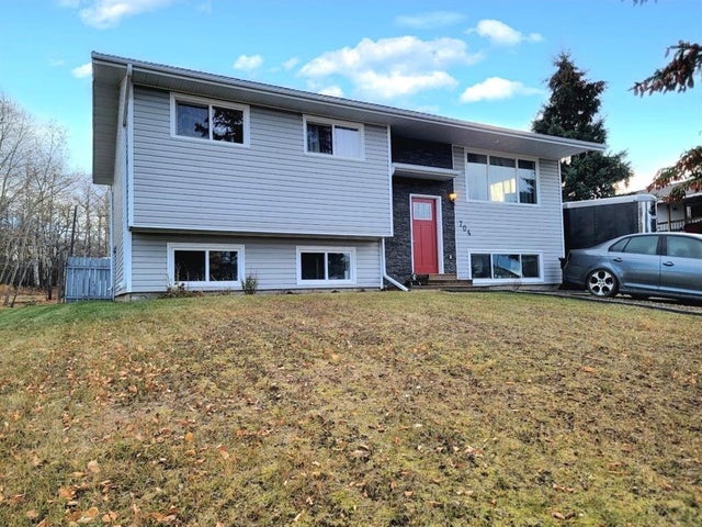 704 Alder Avenue, Beaverlodge