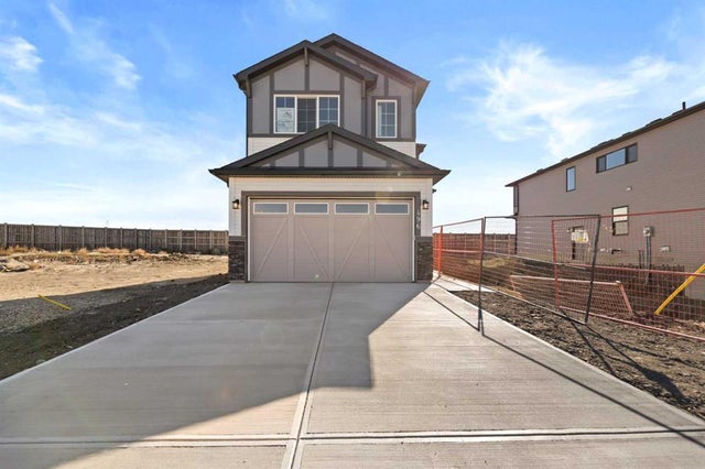 496 Lewisburg Place Ne, Calgary
