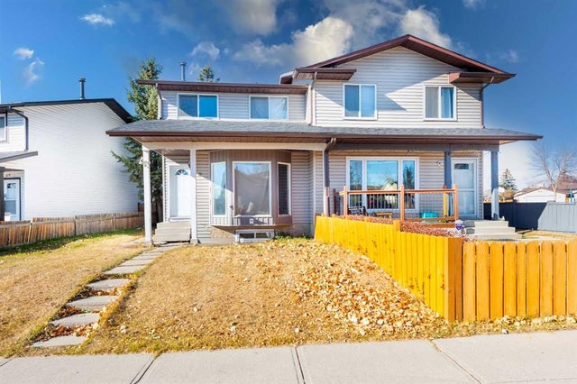 17 Castleridge Way Ne, Calgary