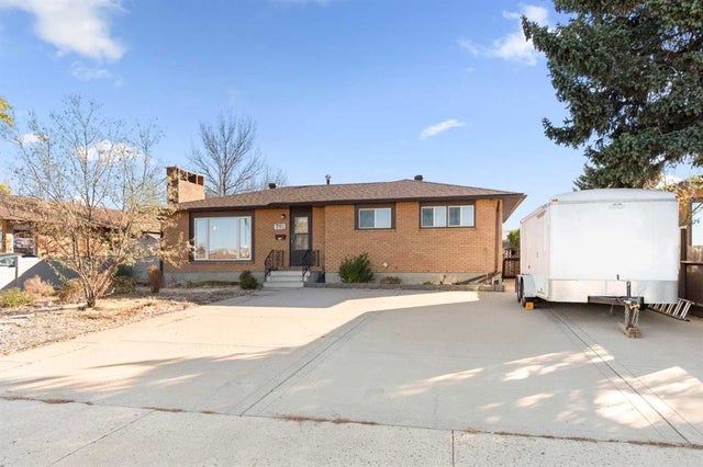 751 Mccutcheon Drive Nw, Medicine Hat