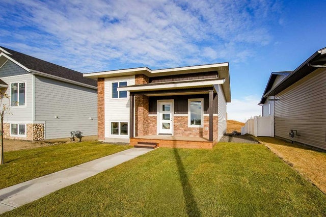 6 Metcalf Way, Lacombe