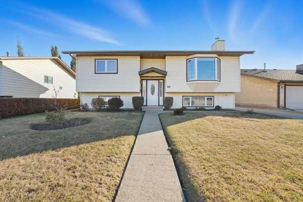 69 Hallgren Avenue, Red Deer