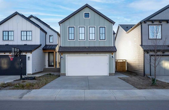 42 Savoy Landing Se, Calgary