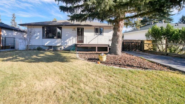 8012 36 Avenue Nw, Calgary