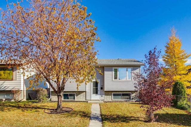 12 Doverthorn Place Se, Calgary