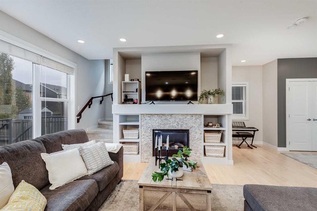 1908 Baywater Alley Sw, Airdrie