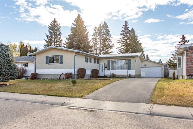 24 Mckee Close, Red Deer