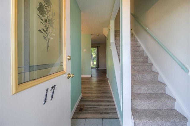 17, 115 Lafayette Boulevard W, Lethbridge