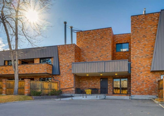 104, 9500 Oakfield Drive Sw, Calgary