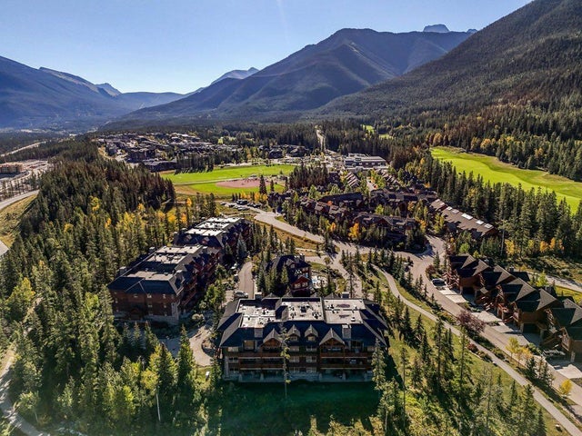 327, 104 Armstrong Place, Canmore