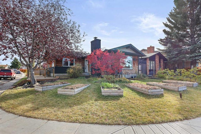 52 Sunhurst Road Se, Calgary