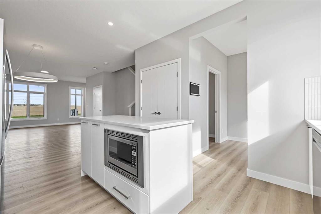 7019 Rangeview Avenue Se, Calgary