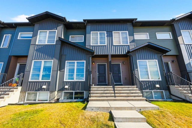 146 Red Embers Gate Ne, Calgary
