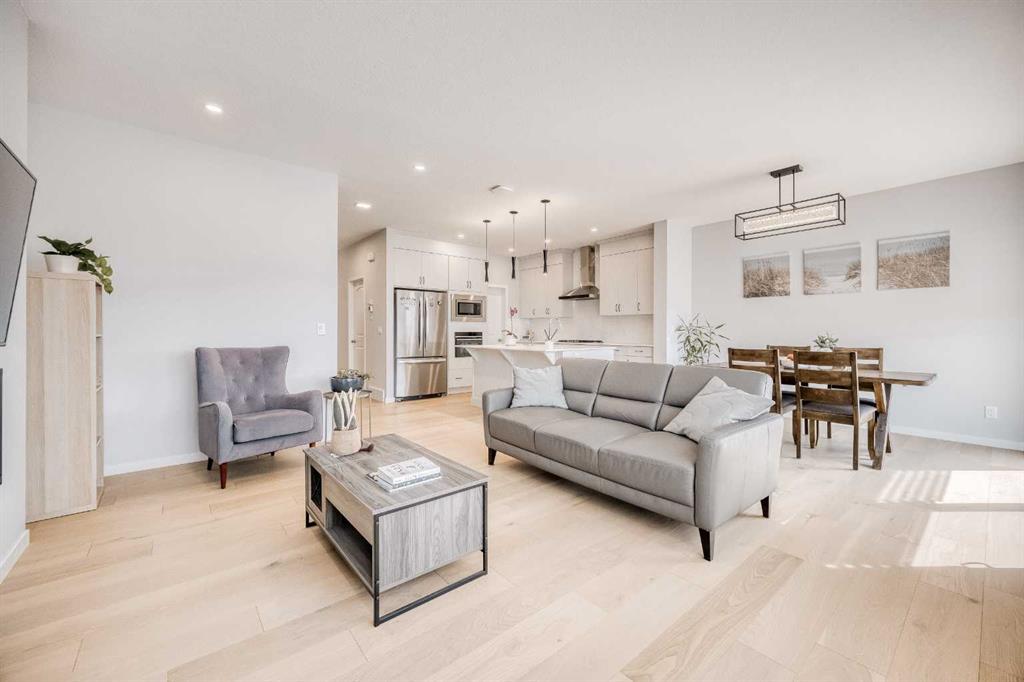 156 Ambleside Crescent Nw, Calgary