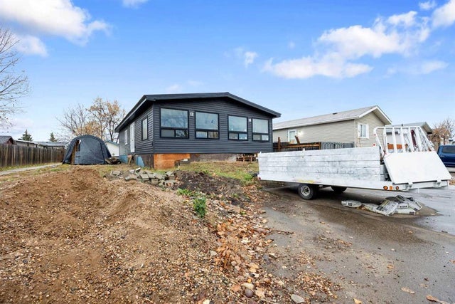 232 Greenwich Lane, Fort McMurray